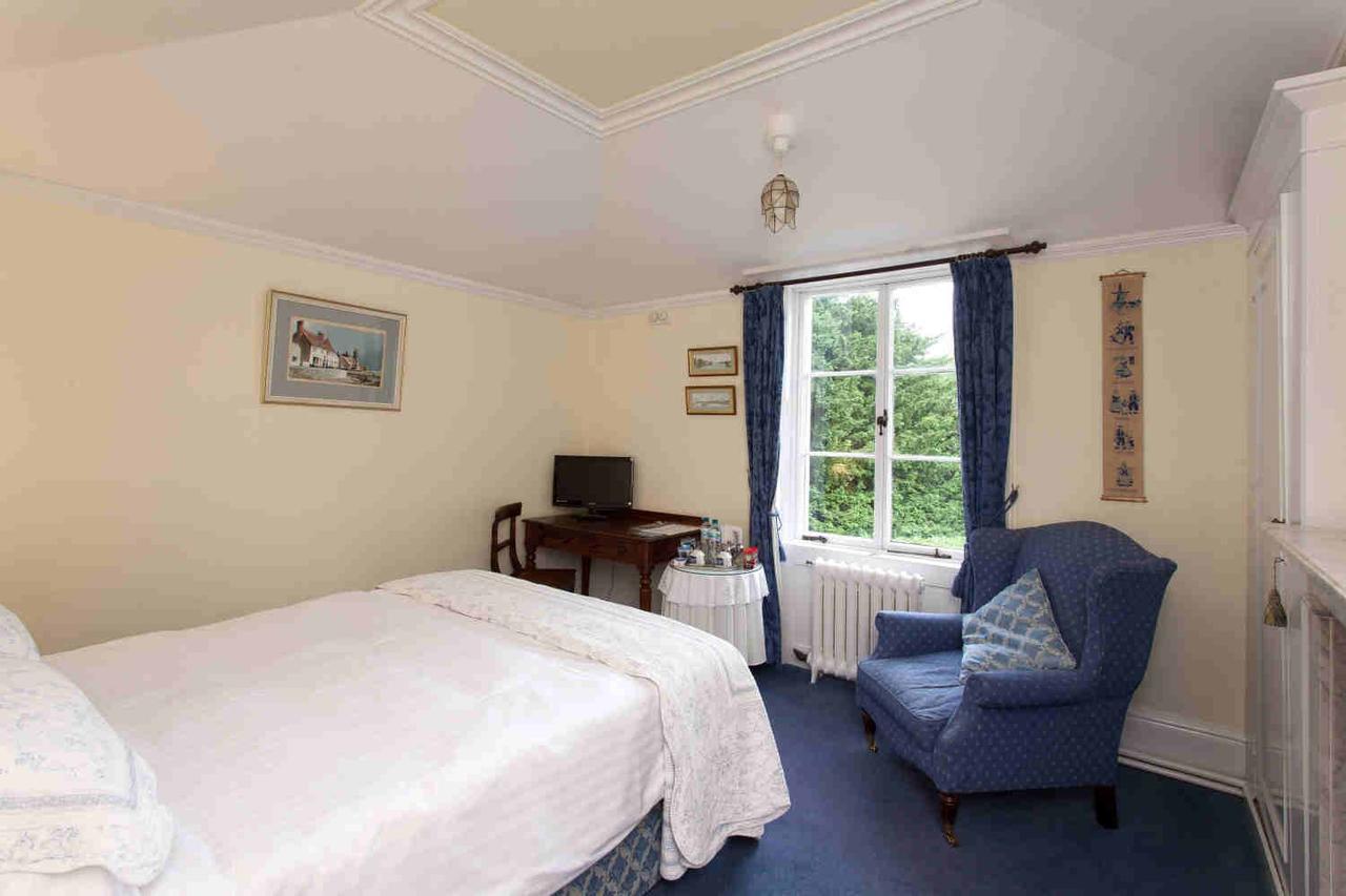 Hollybank House Bed & Breakfast Emsworth Exterior photo